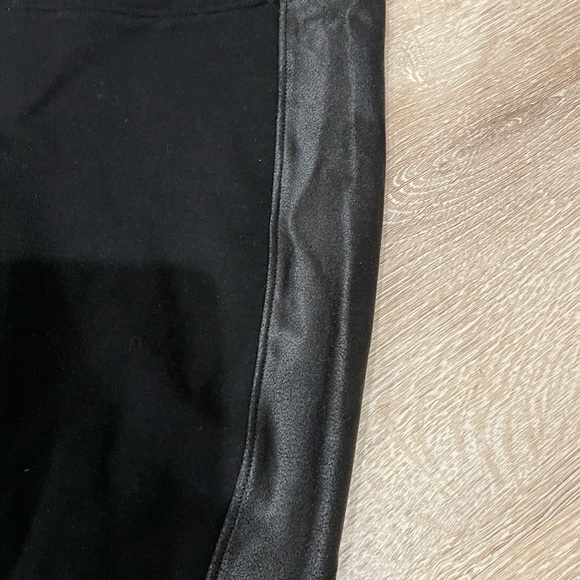 SPANX Faux Leather Moto Shaping Leggings Size Small LIKE NEW - Picture 3 of 6